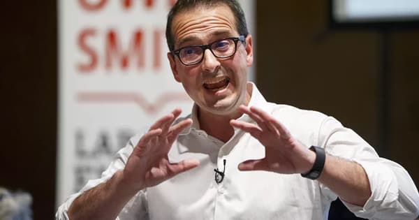 Owen Smith forgets to wipe his whiteboard, and reveals his password